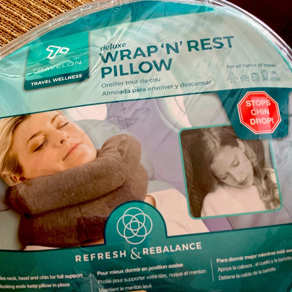 Wrap and rest travel pillow